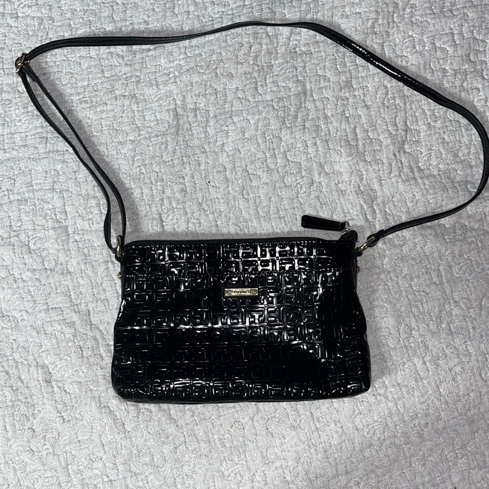 Tommy hilfger crossbody bag